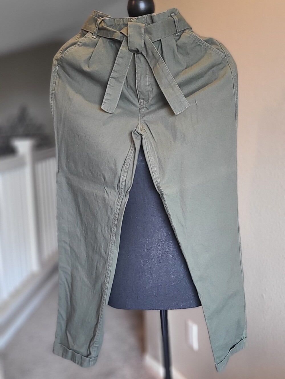 Hollister (Never Worn) Olive Green Utility Pocket Pants with Logo Tab